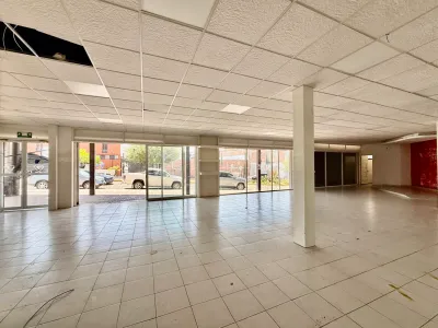 RENTA LOCAL COMERCIAL PB PLAZA DEL ANGEL
